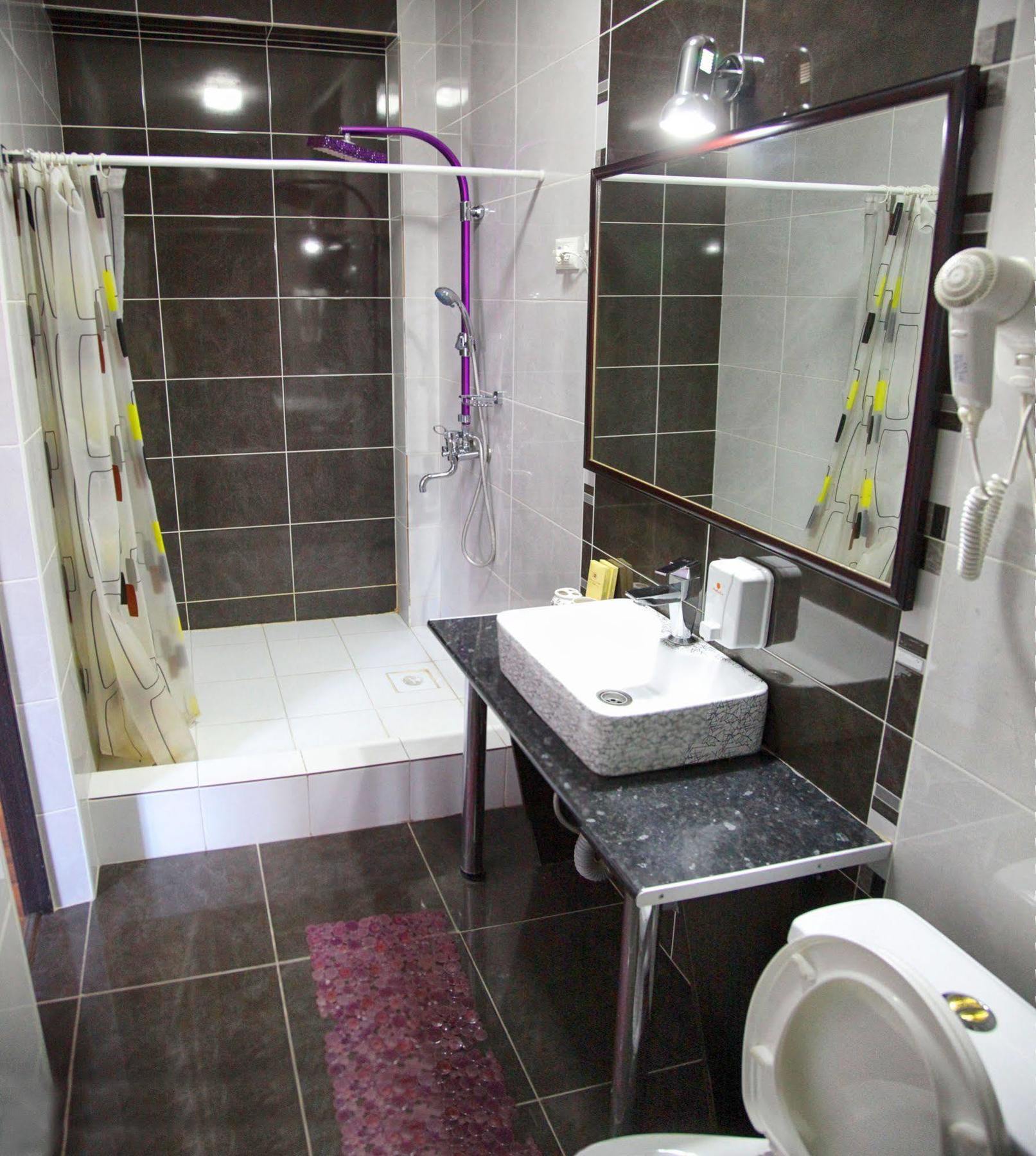 Voyage Hotel บิชเคก ภายนอก รูปภาพ