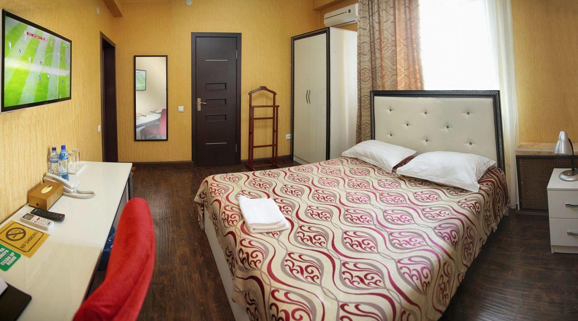Voyage Hotel บิชเคก ภายนอก รูปภาพ
